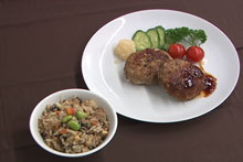 純情炊き込みごはんとふわふわ豆腐ハンバーグ